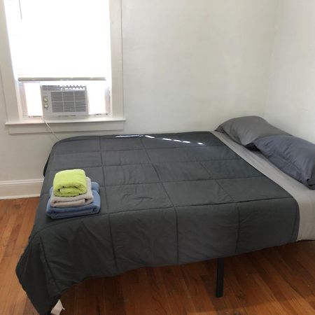 Private 2 Bedroom And 1 Bathroom House In A Quiet Area And Convenient To Nyc Bus And Train Perth Amboy Esterno foto