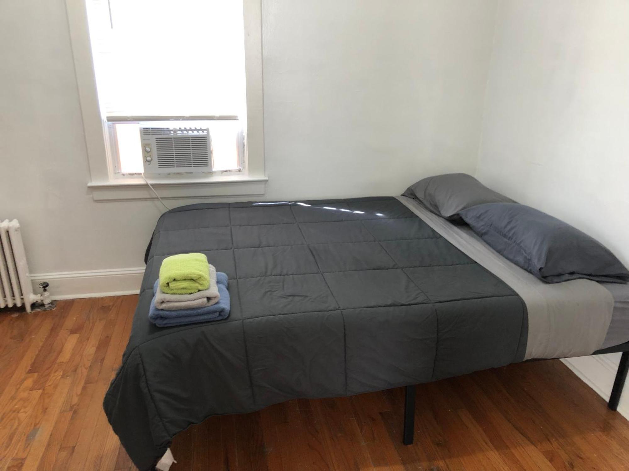 Private 2 Bedroom And 1 Bathroom House In A Quiet Area And Convenient To Nyc Bus And Train Perth Amboy Esterno foto