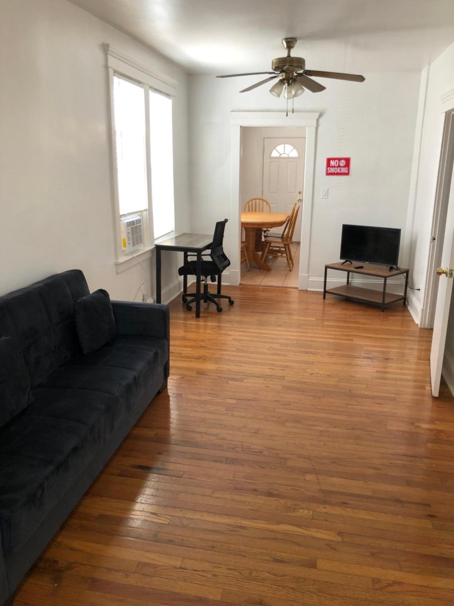 Private 2 Bedroom And 1 Bathroom House In A Quiet Area And Convenient To Nyc Bus And Train Perth Amboy Esterno foto