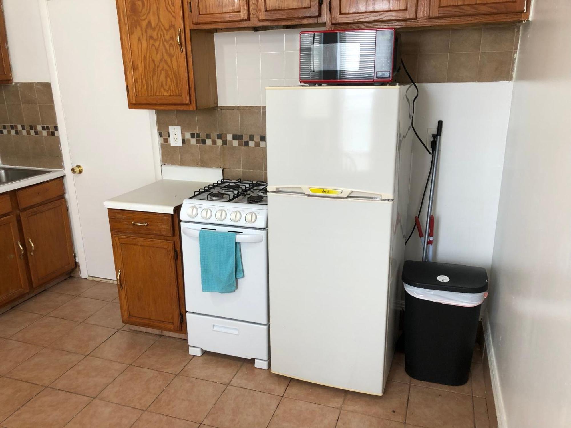Private 2 Bedroom And 1 Bathroom House In A Quiet Area And Convenient To Nyc Bus And Train Perth Amboy Esterno foto