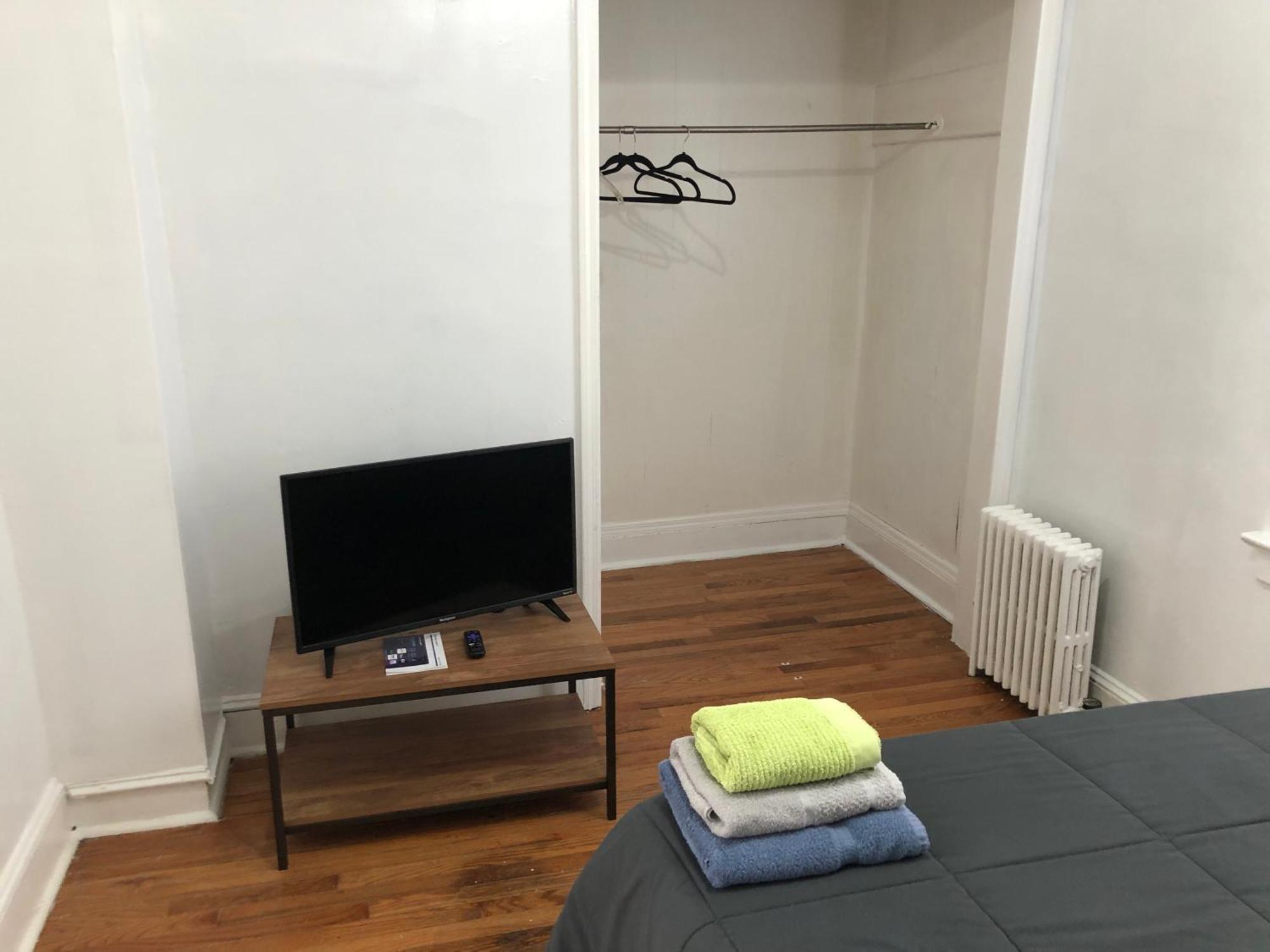 Private 2 Bedroom And 1 Bathroom House In A Quiet Area And Convenient To Nyc Bus And Train Perth Amboy Esterno foto